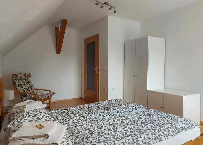 Apartma Stenar דירה מויסטראנה