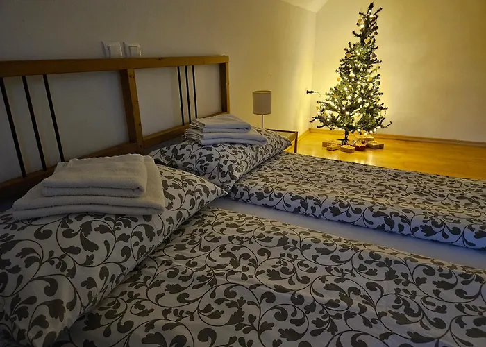 Apartma Stenar דירה *