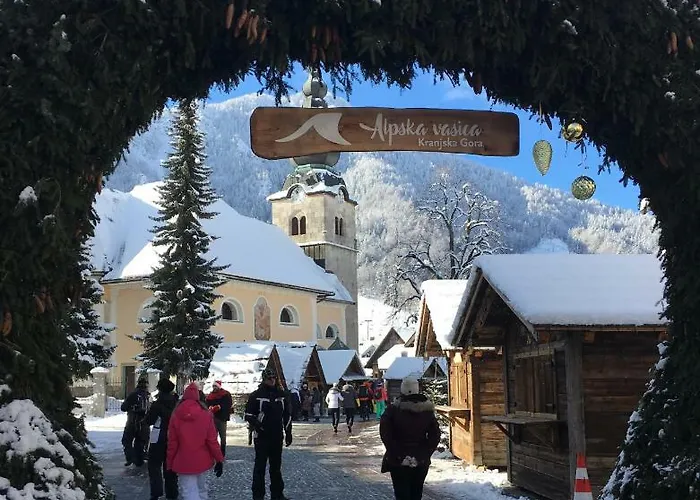 Apartma Stenar דירה *